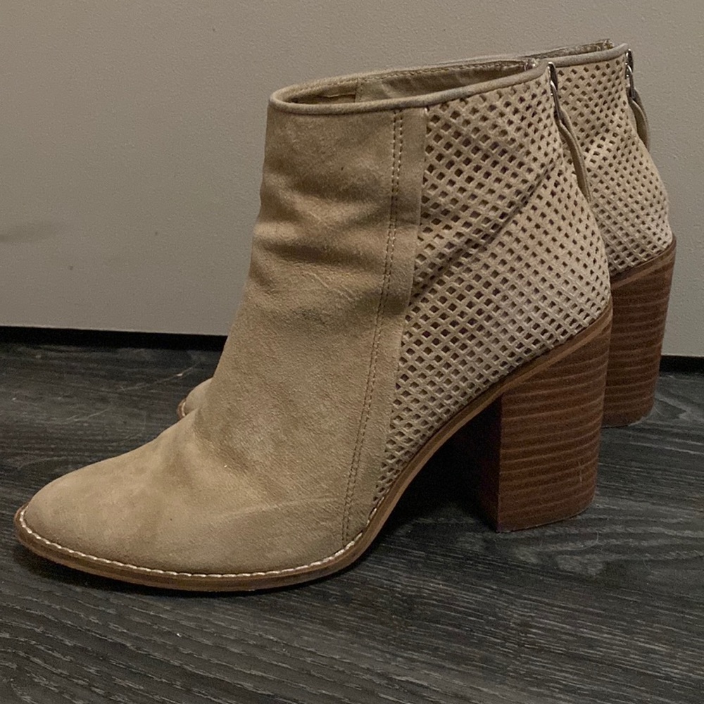 STEVE MADDEN SUEDE BOOTIES TAUPE | size: 8.5